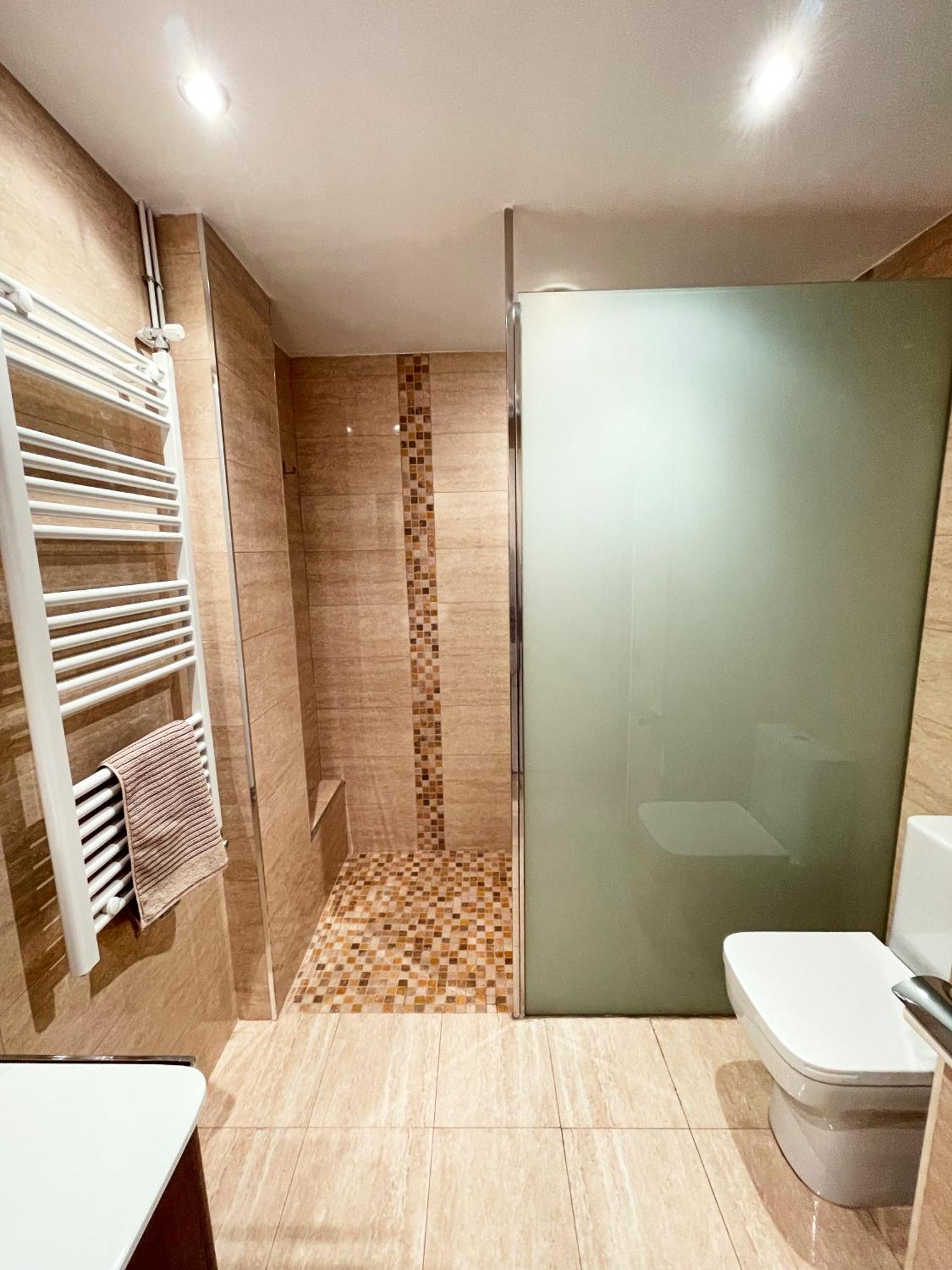 Apartamento Familiar En El Centro De Benasque Con Terraza المظهر الخارجي الصورة